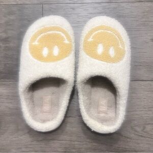 MIA Cream and Gold Smiley Face Slippers